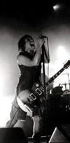 The Hand That Feeds - Nine Inch Nails - Labyrint Topp 20